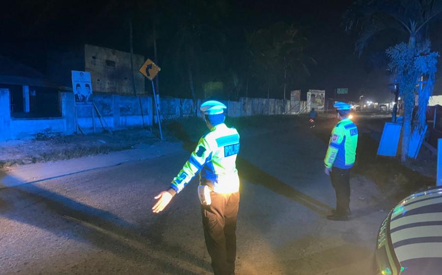 Antisipasi Laka Lantas dan Monitor Arus Lalin, Sat Lantas Polres Kaur Patroli Blue Light 