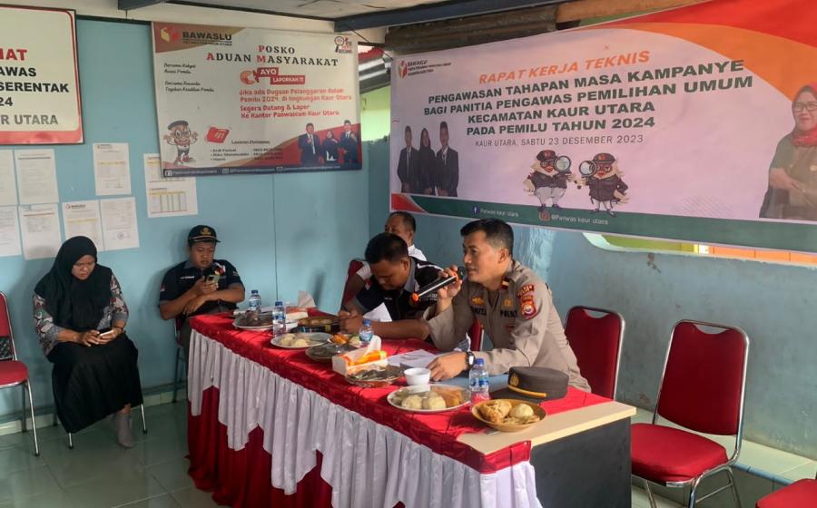 Hadiri Rapat Rakernis Pengawasan Tahapan Pemilu, Kapolsek Kaur Utara Sampaikan Aturan Tahapan Pemilu 