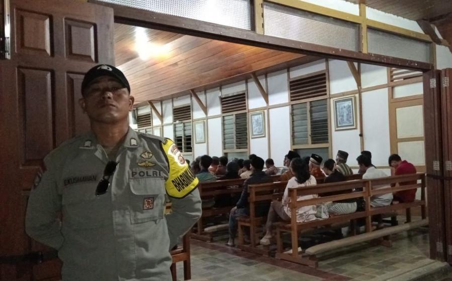 Polsek Sindang Kelingi Laksanakan Pengamanan Ibadah di Gereja Franciscus Asisi