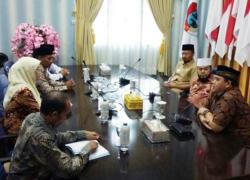 Ketua KPU Kota Bengkulu dan sejumlah komisioner KPU lainnya melakukan kunjungan kerja dengan Walikota Bengkulu, Senin (31/7