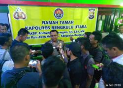 kapolres bengkulu utara bersama awak media
