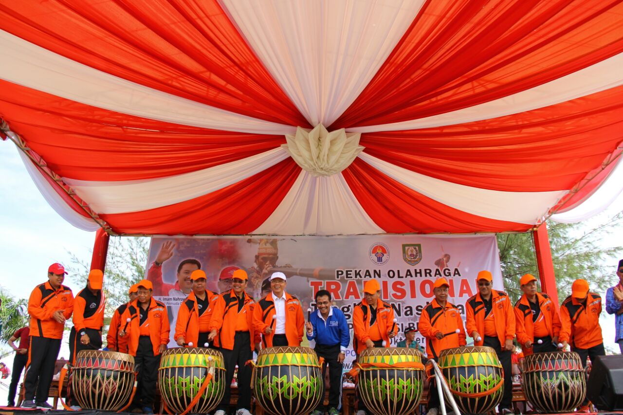 POT-Pemukulan Dol menandai Pekan Olahraga Tradisional Tingkat Nasional V sudah dimulai.