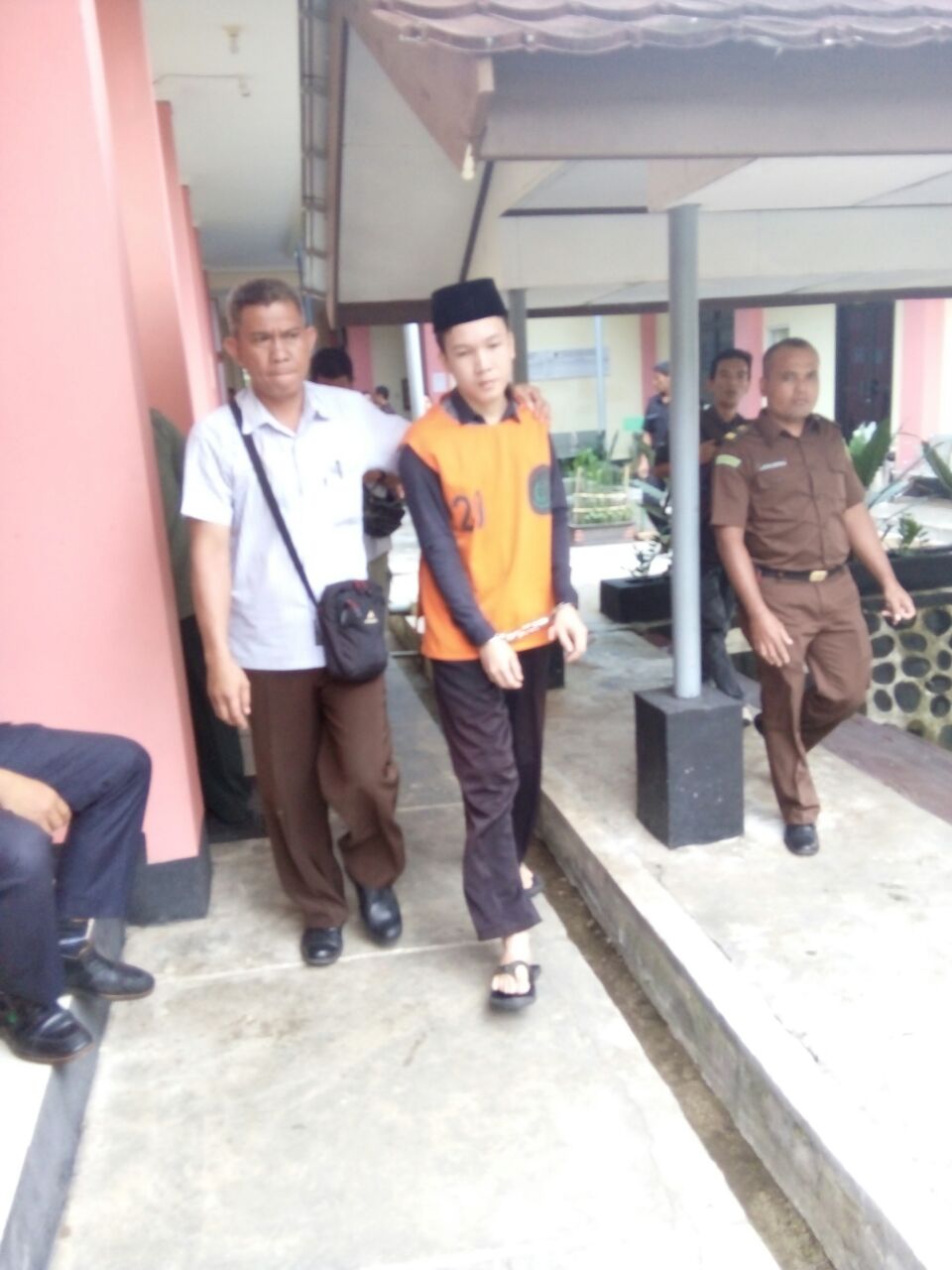 tersangka pembunuhan bidan di bengkulu Utara