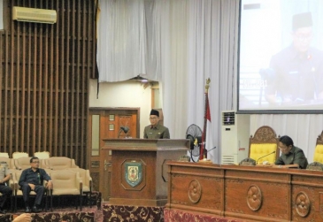 Tiga Raperda