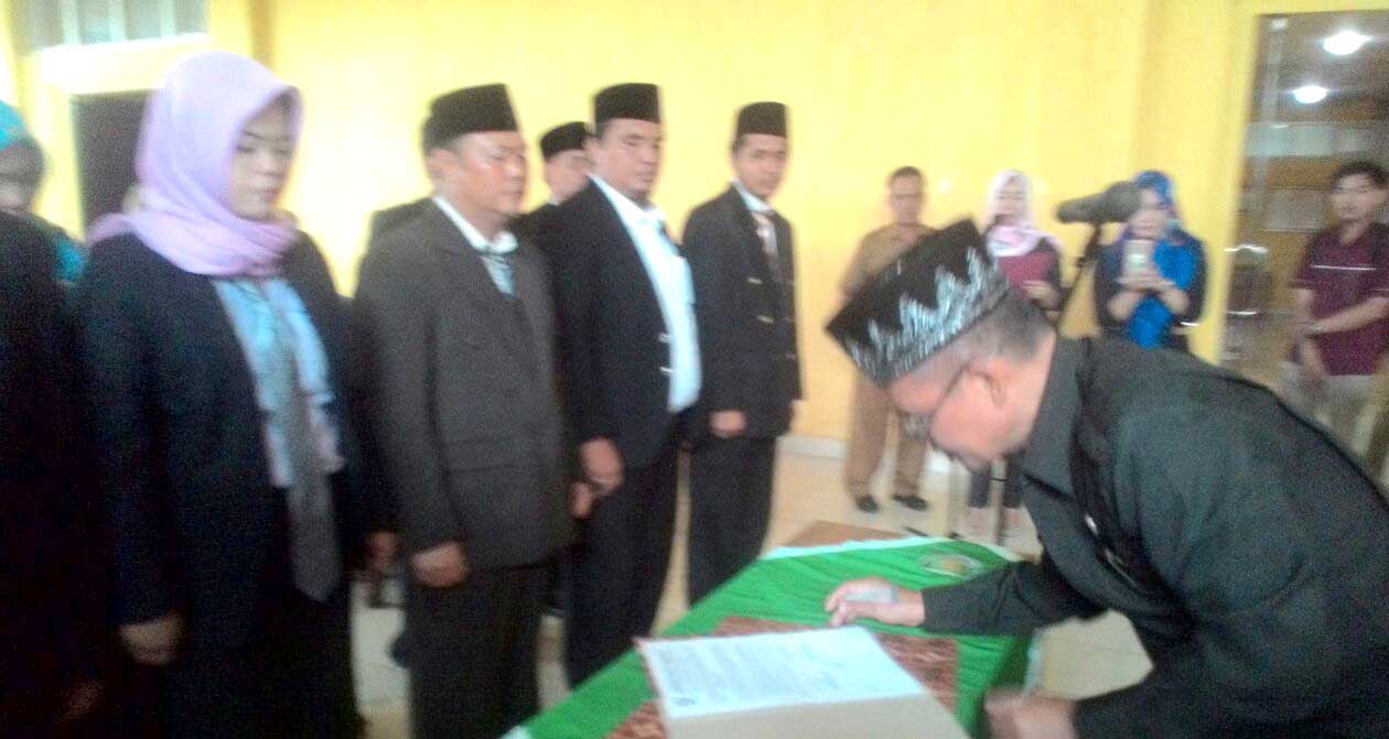 mutasi-28 -pejabat-eselon-iv -pemkab -penteng- di -lima -lokasi -yang-berbeda
