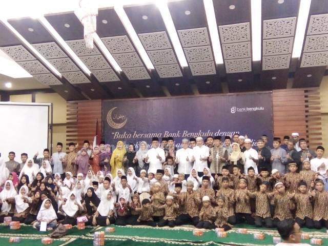 Bank Bengkulu Buka Bersama dan Santuni Anak Panti Asuhan