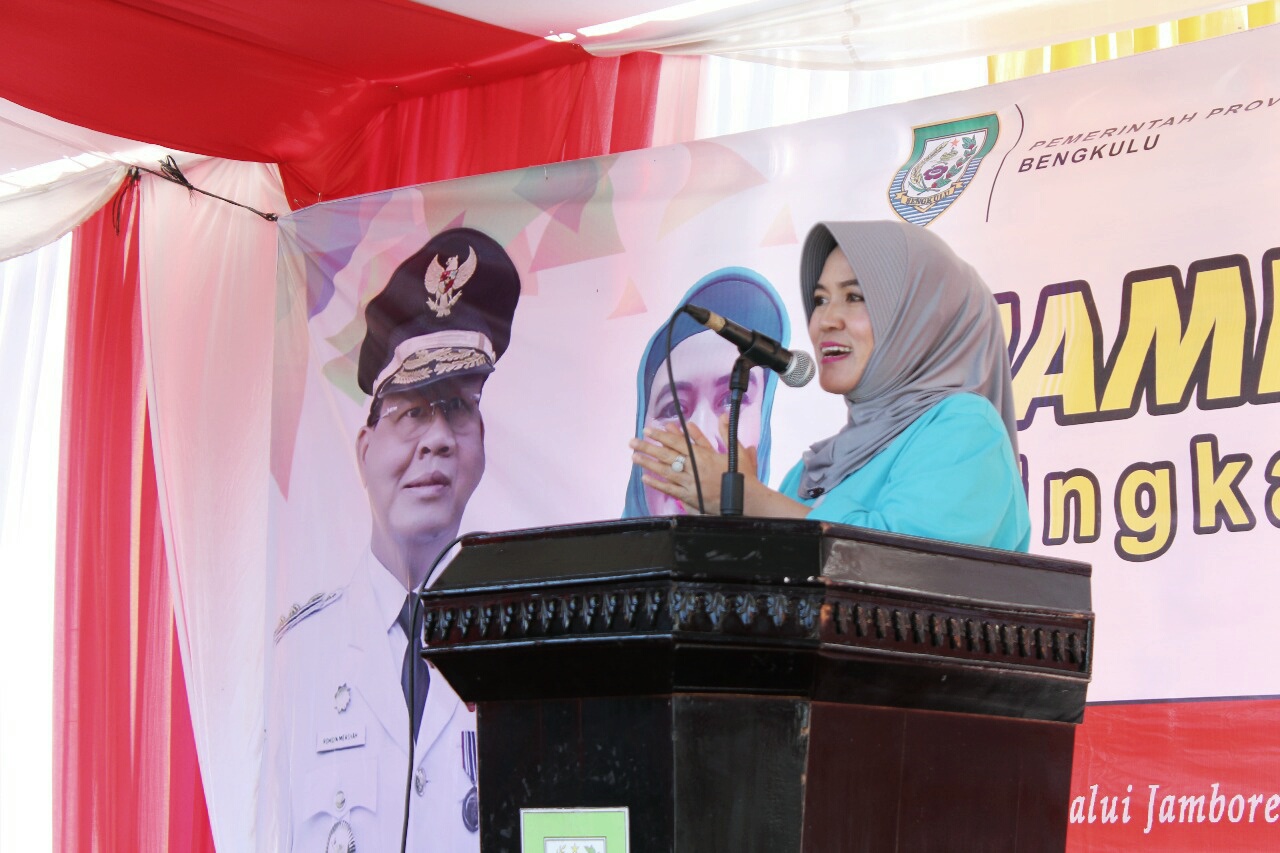  Plt Ketua TP PKK Provinsi Bengkulu Derta Wahyulin menyampaikan apresiasi kepada peserta Jambore