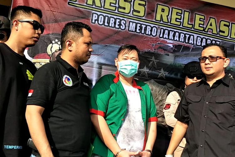 Presenter Reza Bukan Terjerat Kaus Narkoba