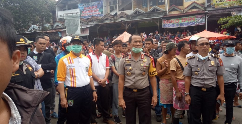 gubernur bersama kapolda tinjau lokasi kebakaran