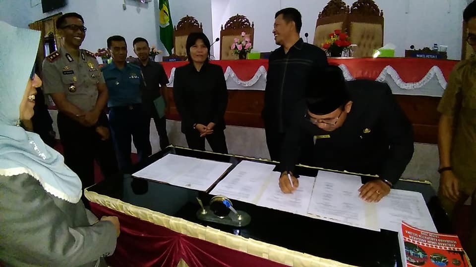 paripurna  DPRD seluma