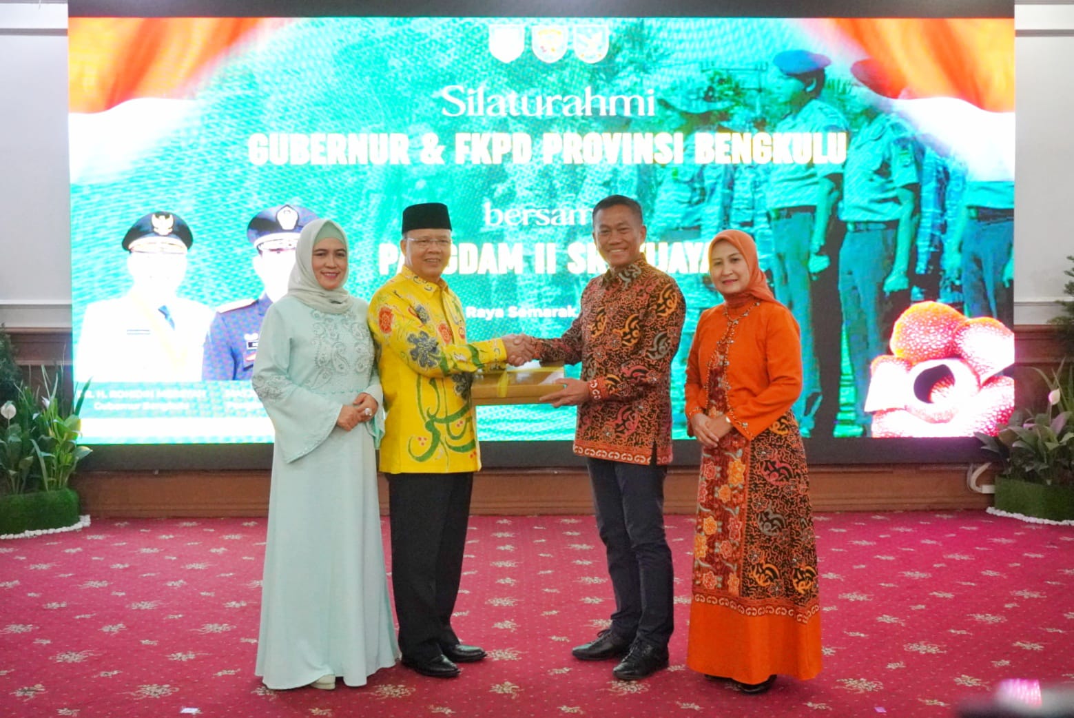  Panglima Kodam (Pangdam) II Sriwijaya Mayjen TNI Agus Suhardi menyatakan sikap bahwa dirinya beserta jajaran Korem di wilayah Sumatera Bagian Selatan (Sumbagsel), siap mendukung program strategis Gubernur Bengkulu Rohidin Mersyah