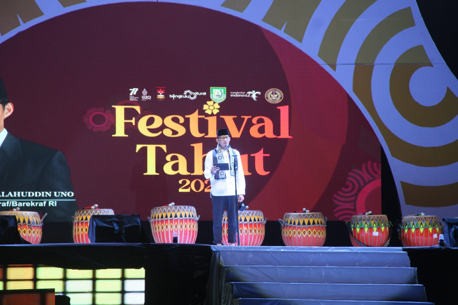 Menteri Pariwisata dan Ekonomi Kreatif (Menparekraf) RI Sandiaga Salahuddin Uno mengapresiasi langkah strategis Gubernur Bengkulu Rohidin Mersyah beserta jajaran Pemprov Bengkulu yang terus semangat membangkitkan ekonomi masyarakat salah satunya dari sektor pariwisata.