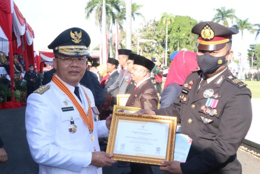 HUT RI ke-77, Polda Bengkulu Terima Penghargaan dari Gubernur Bengkulu