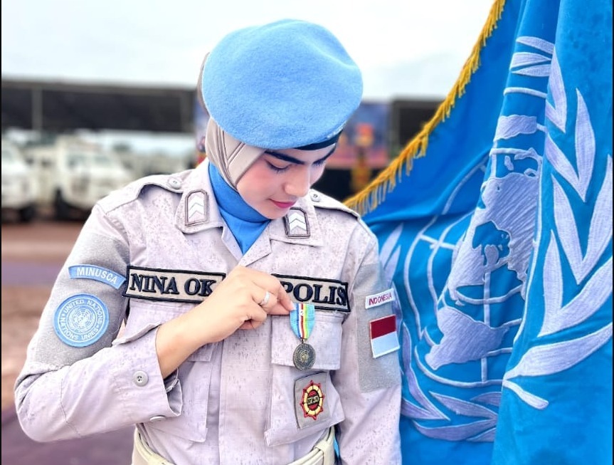 Sambut Hari Polwan, Briptu Nina Polda Bengkulu Persembahkan Medali United Nations dari PBB