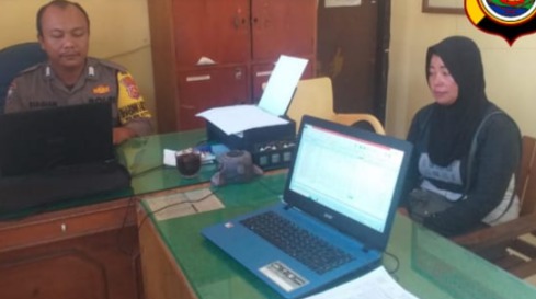  Mak-mak pedagang yang berjualan di lapak sayur di Pasar Kutau Kelurahan Kota Medan Kecamatan Kota Manna Kabupaten Bengkulu Selatan, terlibat pertikaian yang berujung laporan ke polisi. 