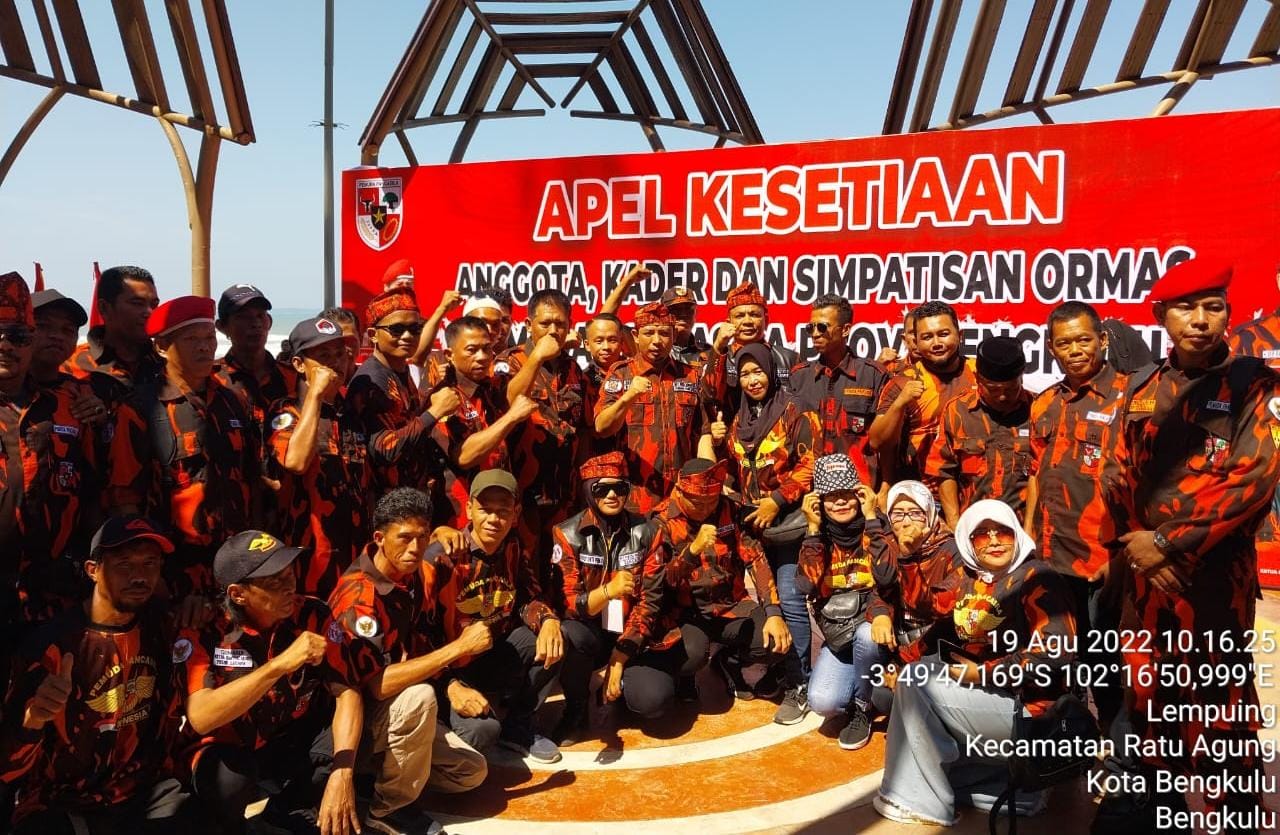  Organisasi Masyarakat (Ormas) Pemuda Pancasila (PP) Kota Bengkulu melaksanakan apel kesetiaan seluruh kader PP Kota Bengkulu yang dilaksanakan di kawasan Pasir Putih Pantai Panjang Kota Bengkulu, Jumat (19/8/2022).