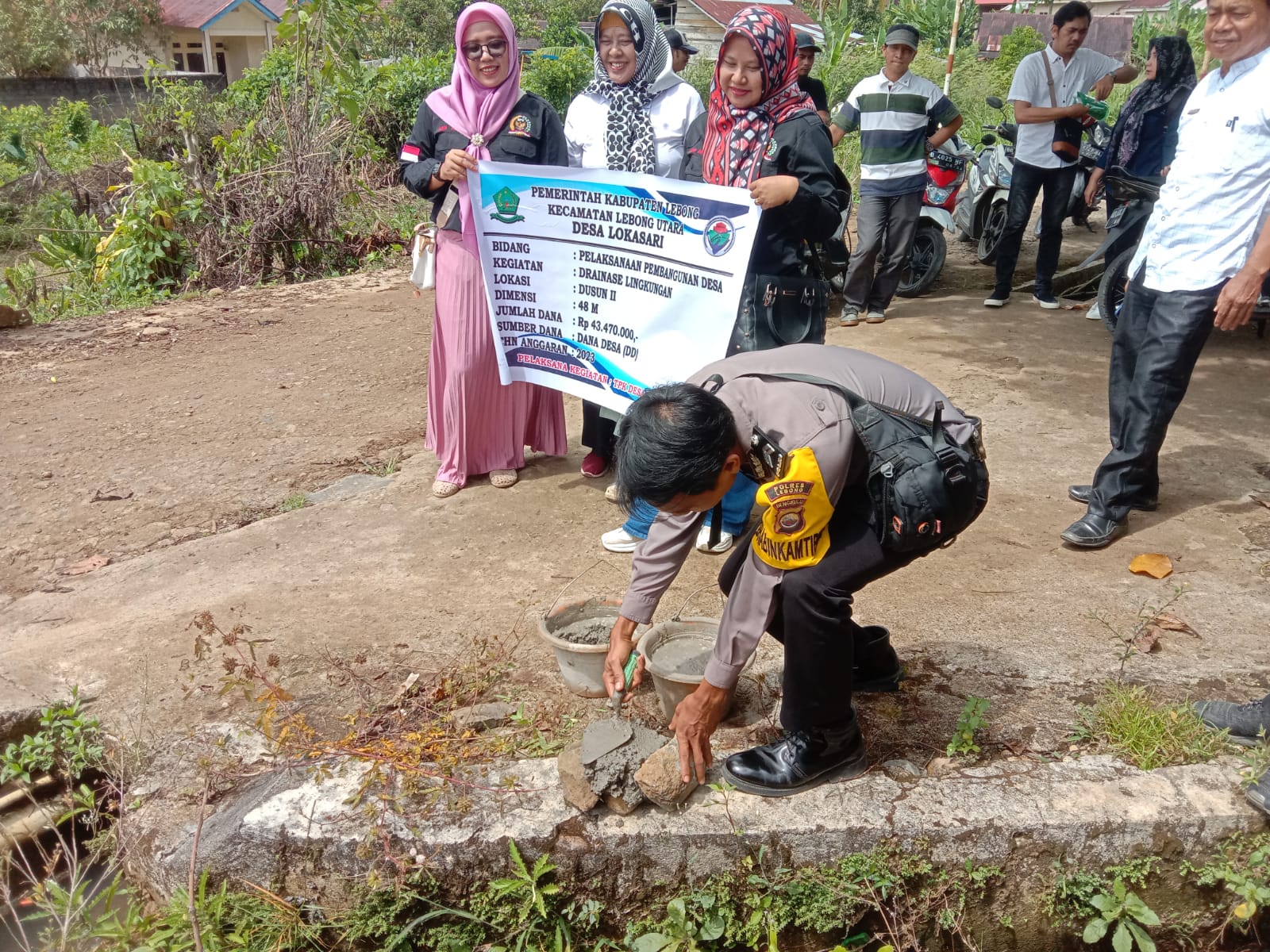 Bhabinkamtibmas Membersamai Kegiatan Musdes Pra Pelaksanaan Kegiatan di Desa Lokasari