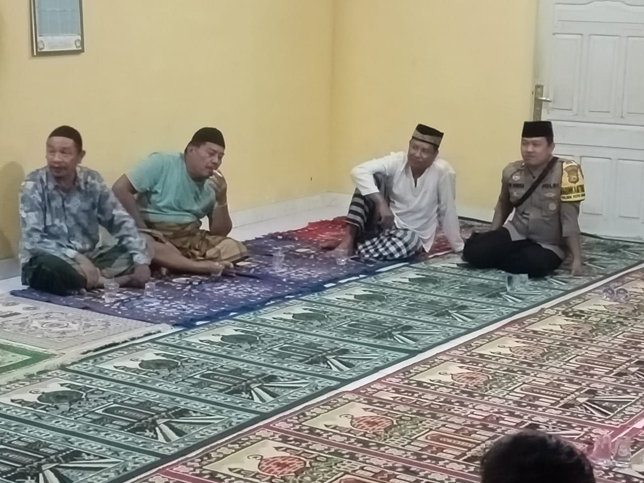 Jalin Sinergitas,  Bhabinkamtibmas Polsek Kota Manna Hadiri Silaturahmi Bulanan dengan Lurah dan Tokoh Masyarakat RT 06 Kelurahan Ibul      