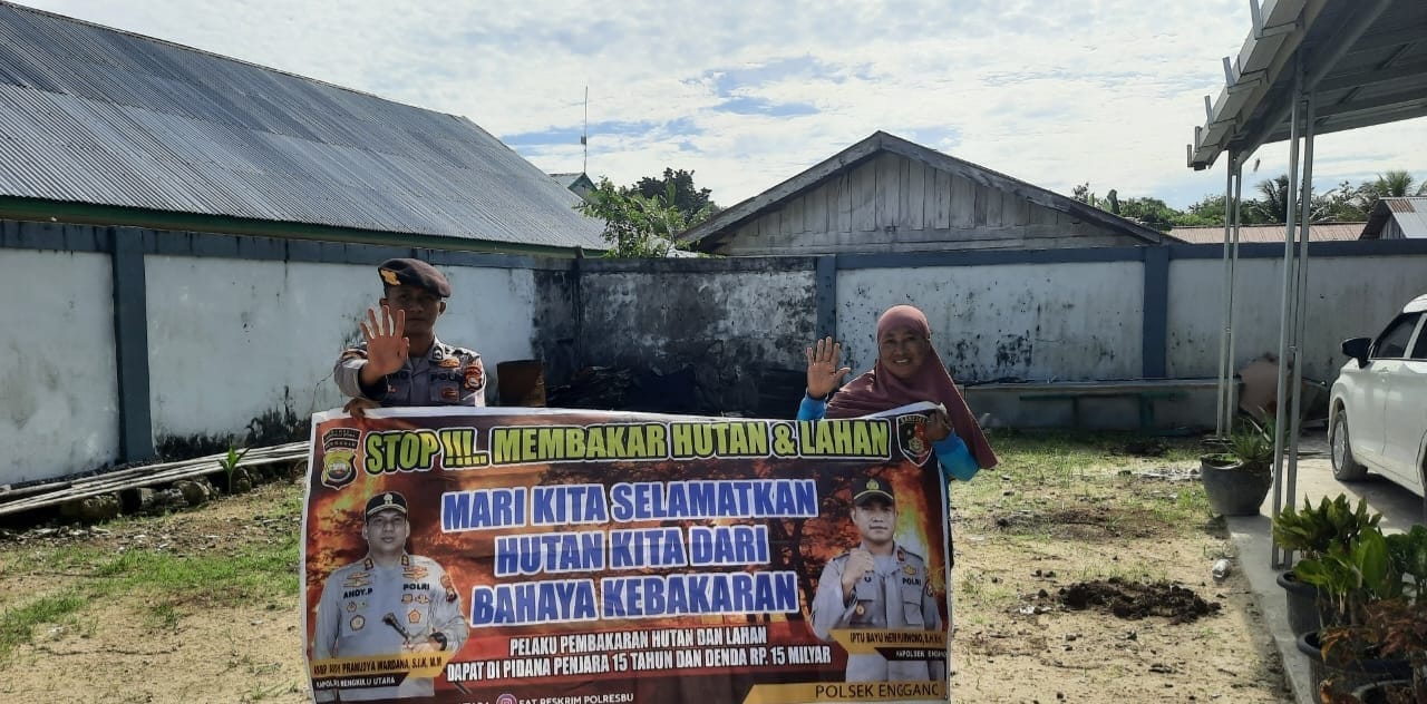 Anggota Polsek Enggano Laksanakan Sosialisasi Karhutla 