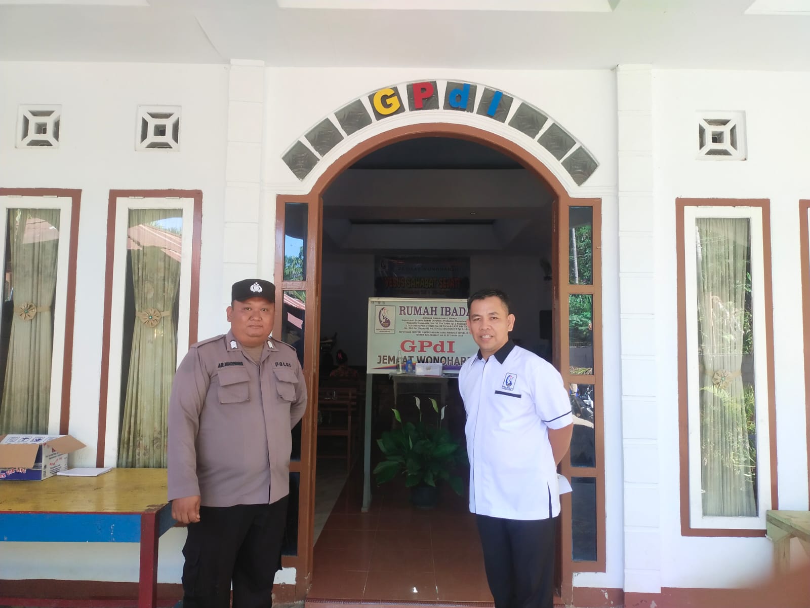 Polsek Giri Mulya Amankan Gereja Demi Khusyuknya Ibadah