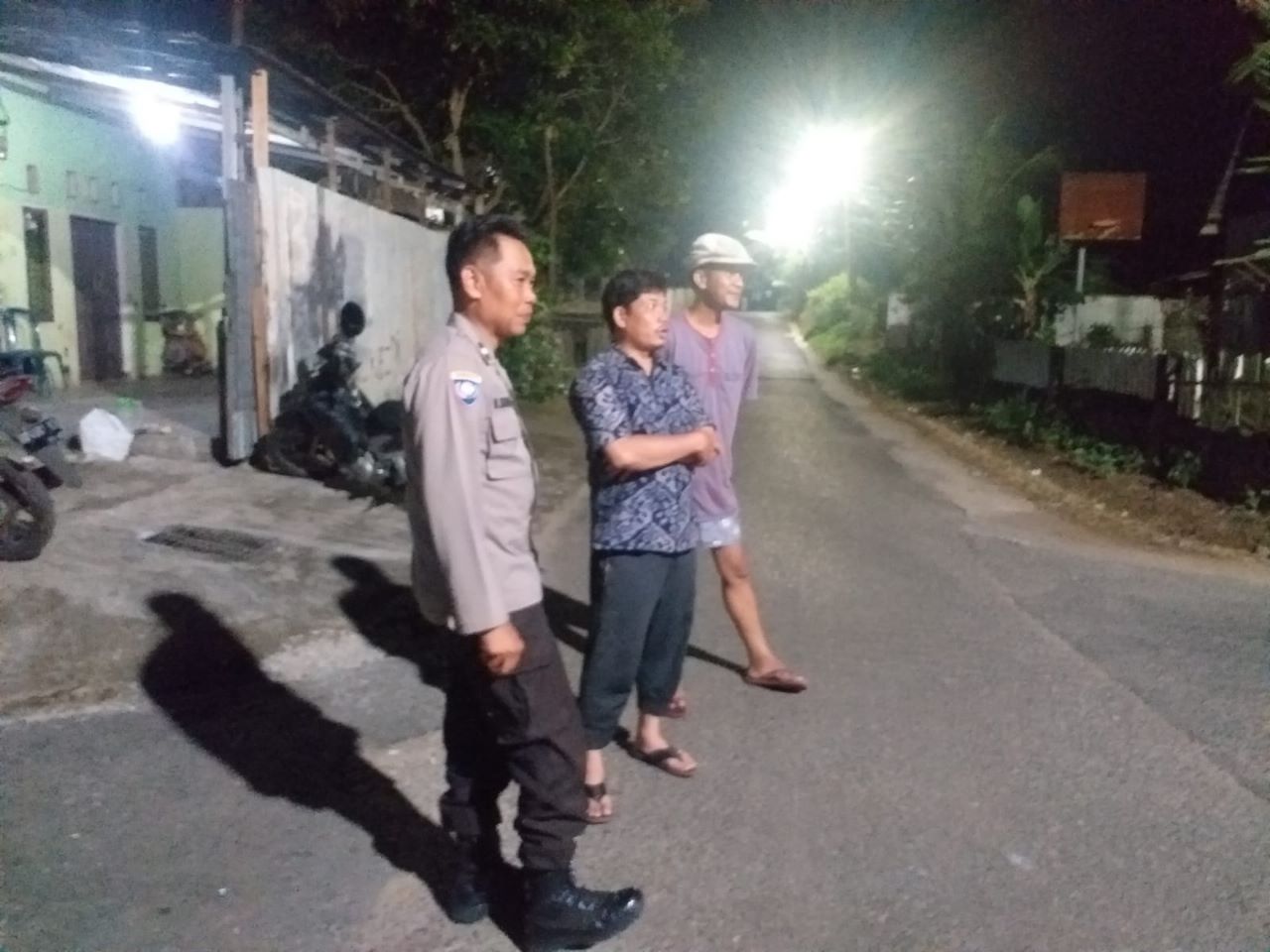 Bhabinkamtibmas Polsek Muara Bangkahulu Sambangi Ketua RT 23 dan Warga Binaan Sampaikan Imabauan Kamtibmas