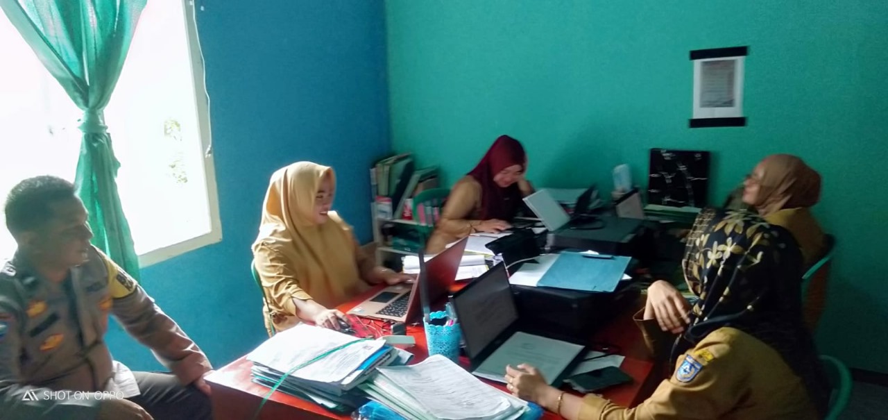Lewat Cooling System, Bhabinkamtibmas Polsek Ketahun Hadir Ditengah Perangkat Desa