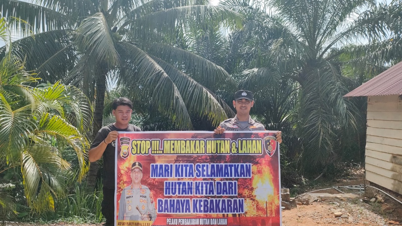 Upaya Dini Cegah Karhutlah, Personel Polsek Ketahun Sampaikan Sosialisasi Karhutla Kepada Masyarakat 