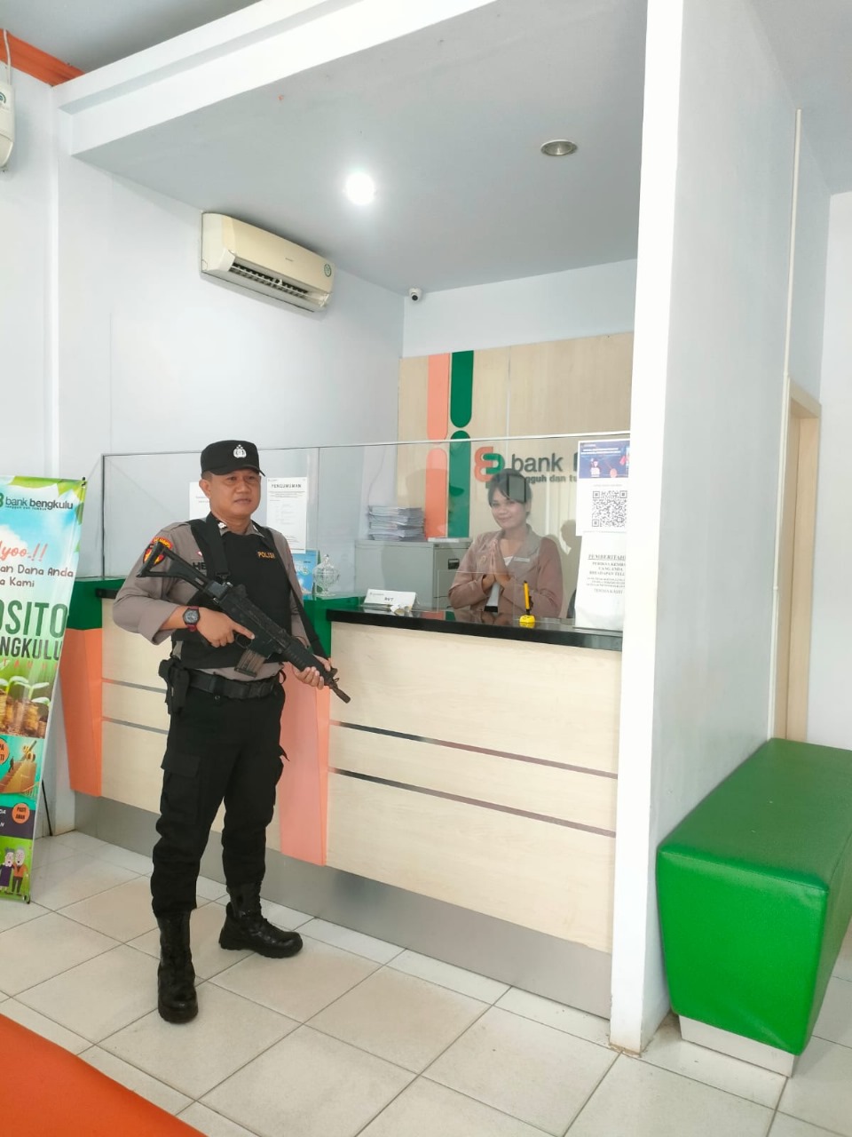 Antisipasi Pelaku 3C Personel Polsek Ketahun Lakukan Pengamanan Melekat di Bank Bengkulu