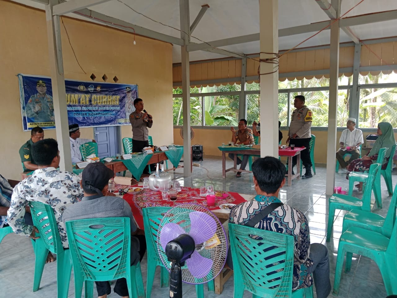 Tampung Aspirasi Masyarakat Polsek Kota Padang Laksanakan Jumat Curhat di Balai Desa Periang