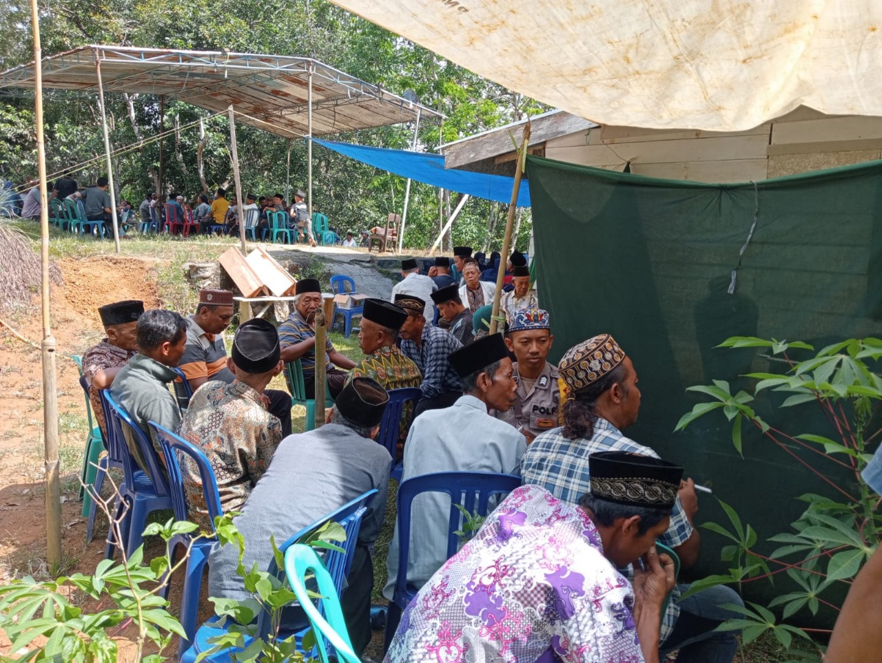 Peduli Antar Sesama, Polisi RW Polsek Batik Nau Sambang Duka 