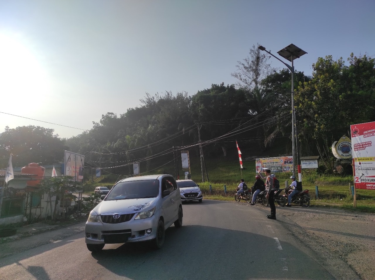 Rutin Gatur Lalin Pagi, Ciptakan Kelancaran Lalu Lintas di Wilkum Polsek Ketahun