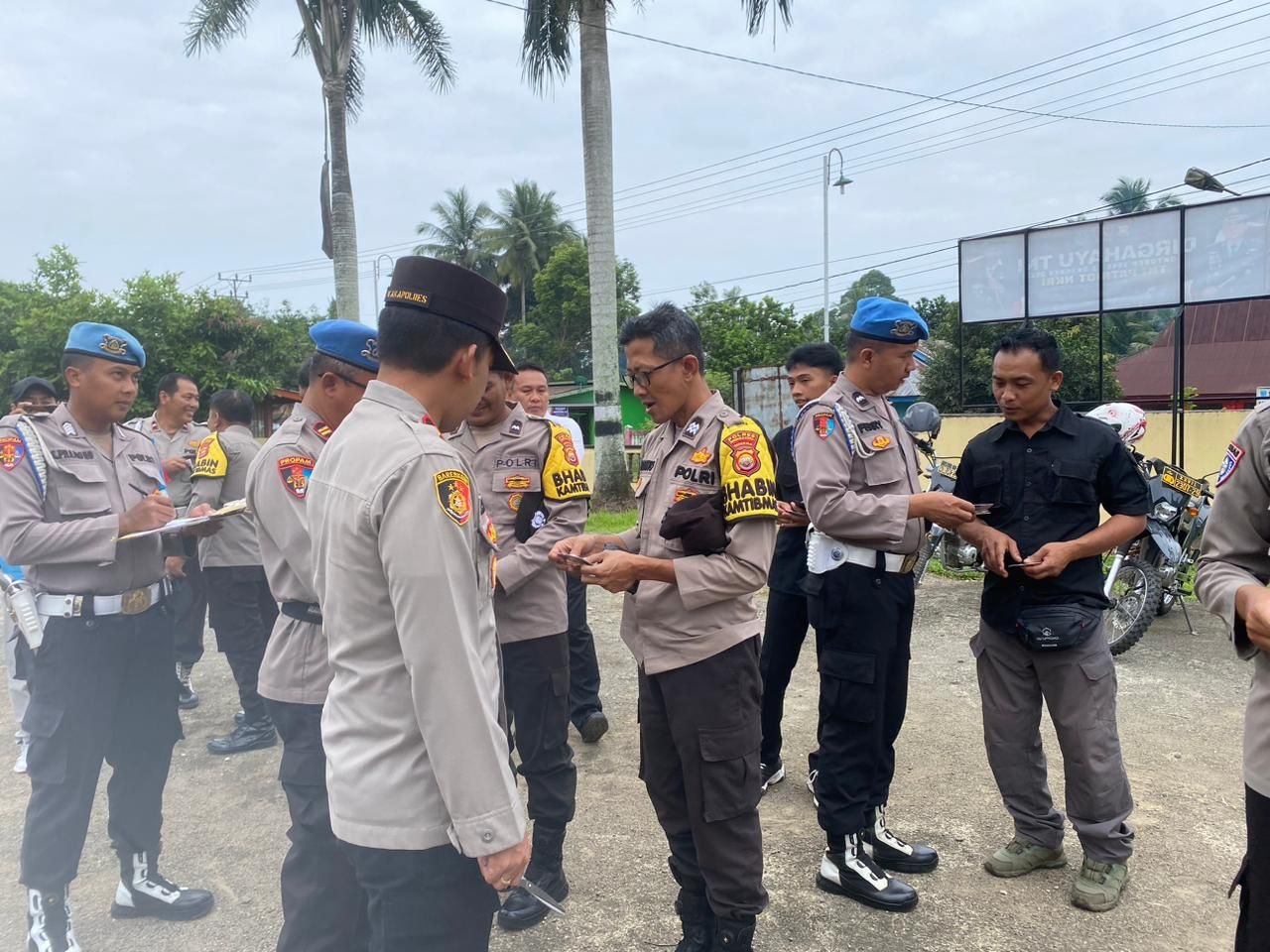 Gelar Gaktiblin Wakapolres bersama Sie Propam Polres Bengkulu Utara Cek Sikap Tampang dan Administrasi Personel Polsek Kerkap