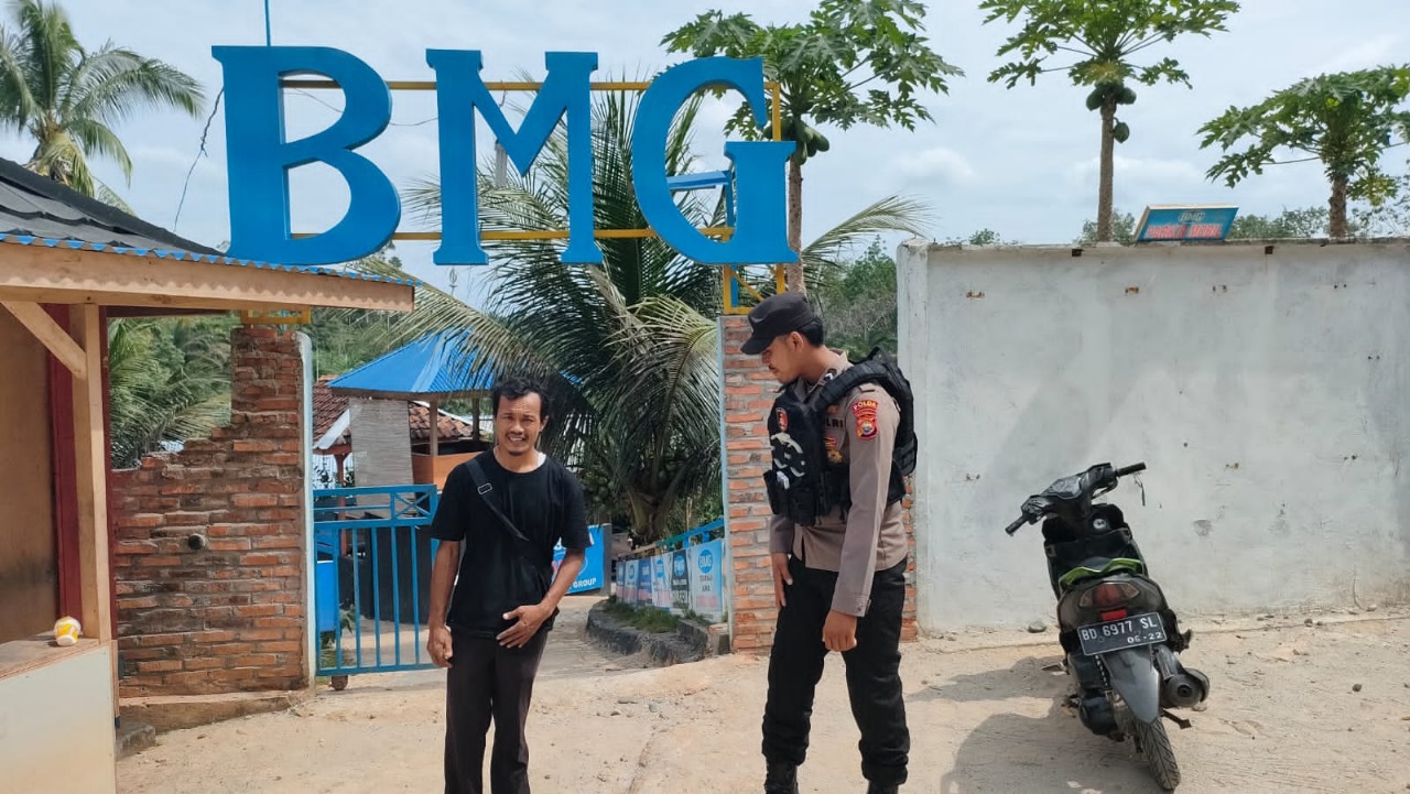 Personel Polsek Ketahun Melakukan Patroli Sambang di Kawasan Wisata BMG Bukit Makmur