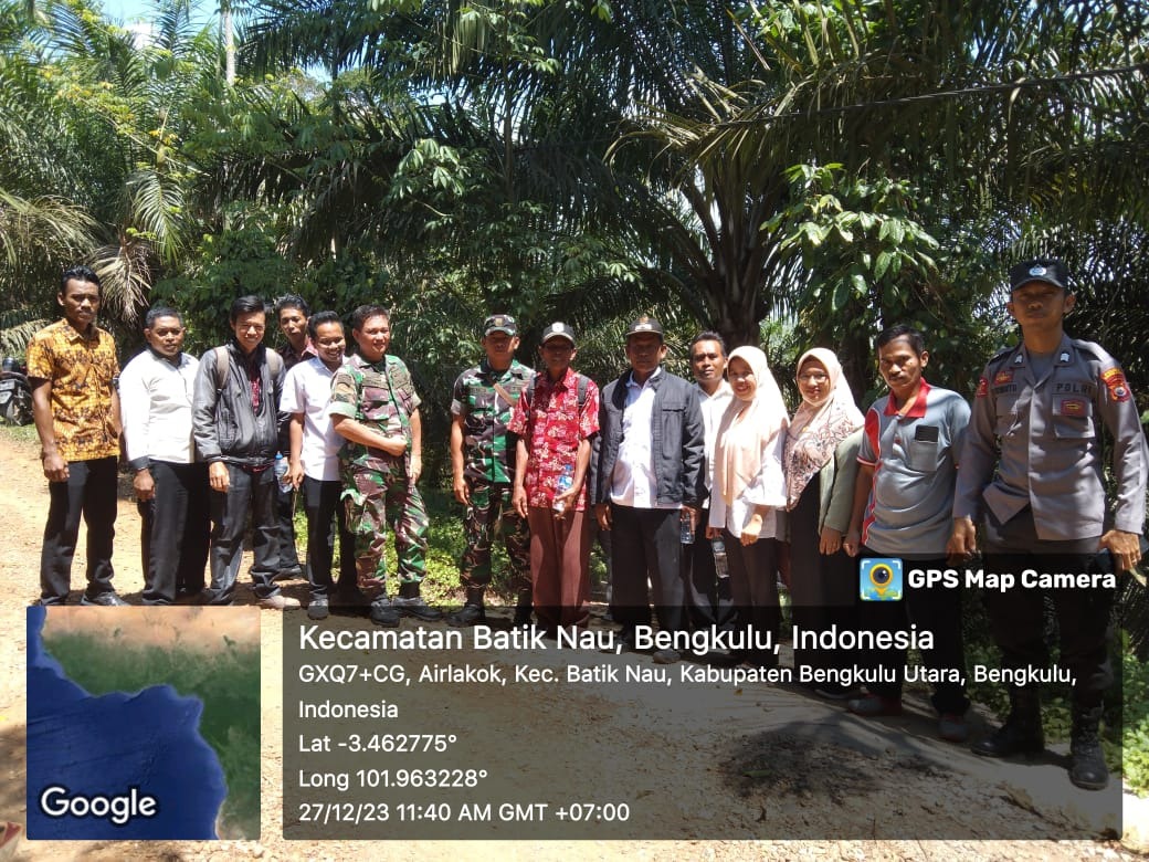 Personel Polsek Batik Nau Hadiri Sertifikasi Fisik Pembangunan Tahun 2023 Desa Samban Jaya