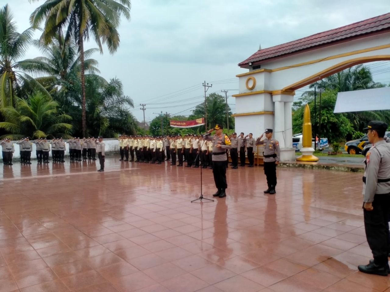 HUT ke 43 Satpam, Kapolres Bengkulu Utara Pimpin Upacara Ziarah dan Tabur Bunga di TMP Ratu Samban