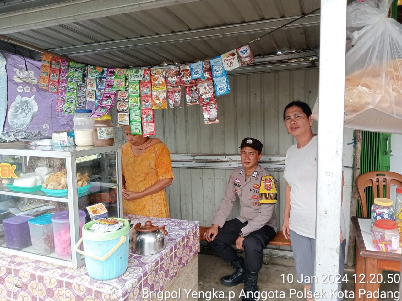 Bhabinkamtibmas Polsek Kotapadang Tingkatkan Pendekatan Masyarakat dan Sosialisasi Keamanan Menjelang Pemilu
