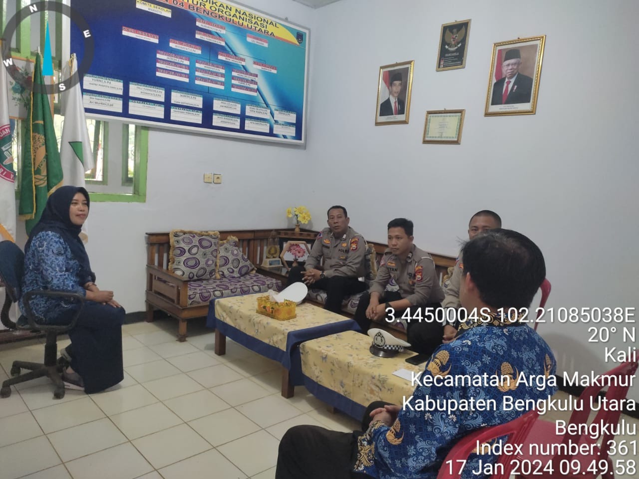 Unit Kamsel Satlantas Polres Bengkulu Utara Koordinasi dengan Kepala Sekolah SMPN 4 Bengkulu Utara Terkait Police Go to School