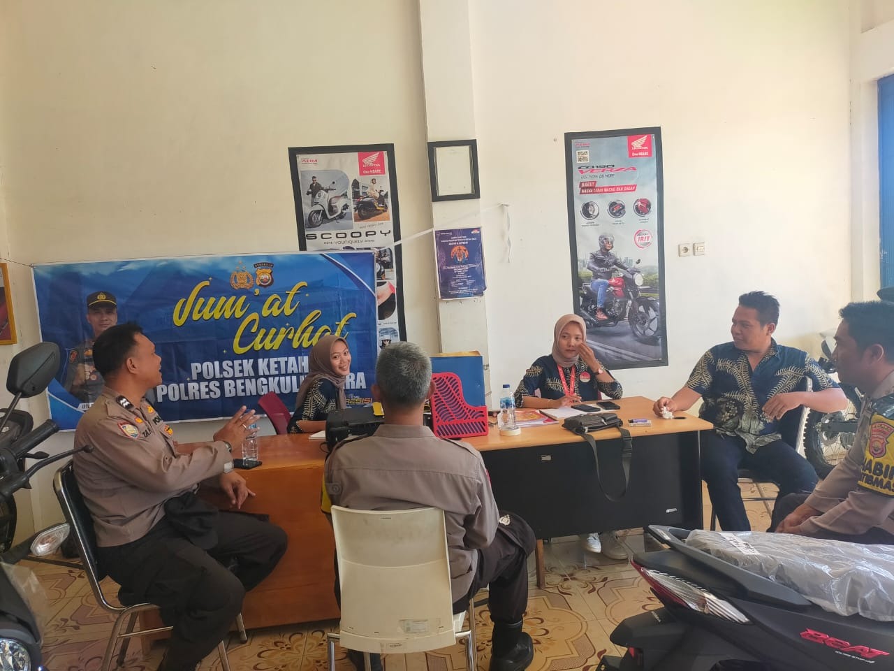 Sambangi Dealer Honda Ketahun Polsek Ketahun Gelar Jumat Curhat