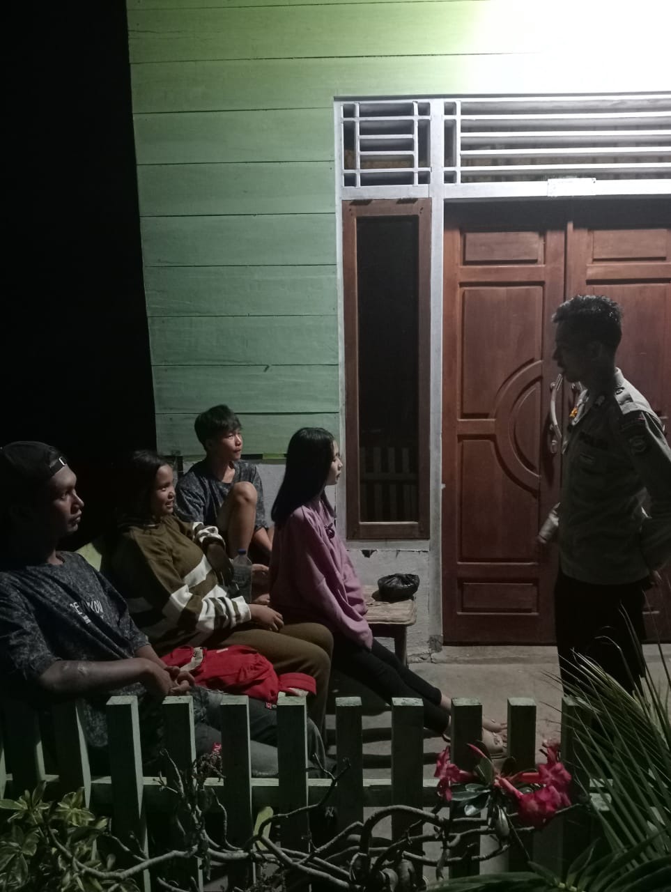 Polisi RW Bawa 4 Remaja Asal Bengkulu dan di Inapkan di Polsek Batik Nau