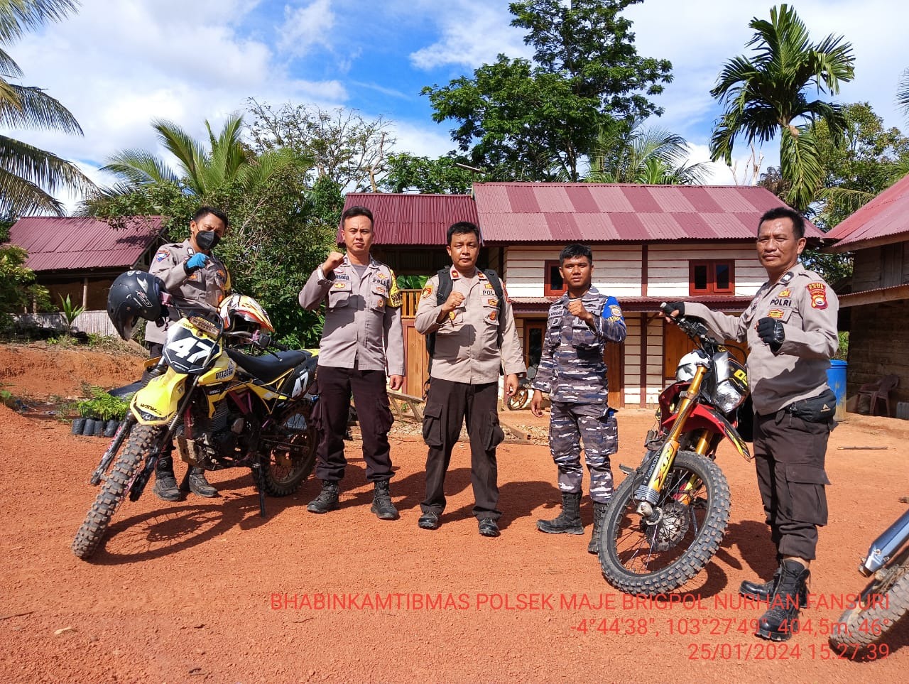 Kesiapan dan Kelancaran Pemilu 2024, Kapolsek Maje Cek TPS Sulit dan Blank Spot