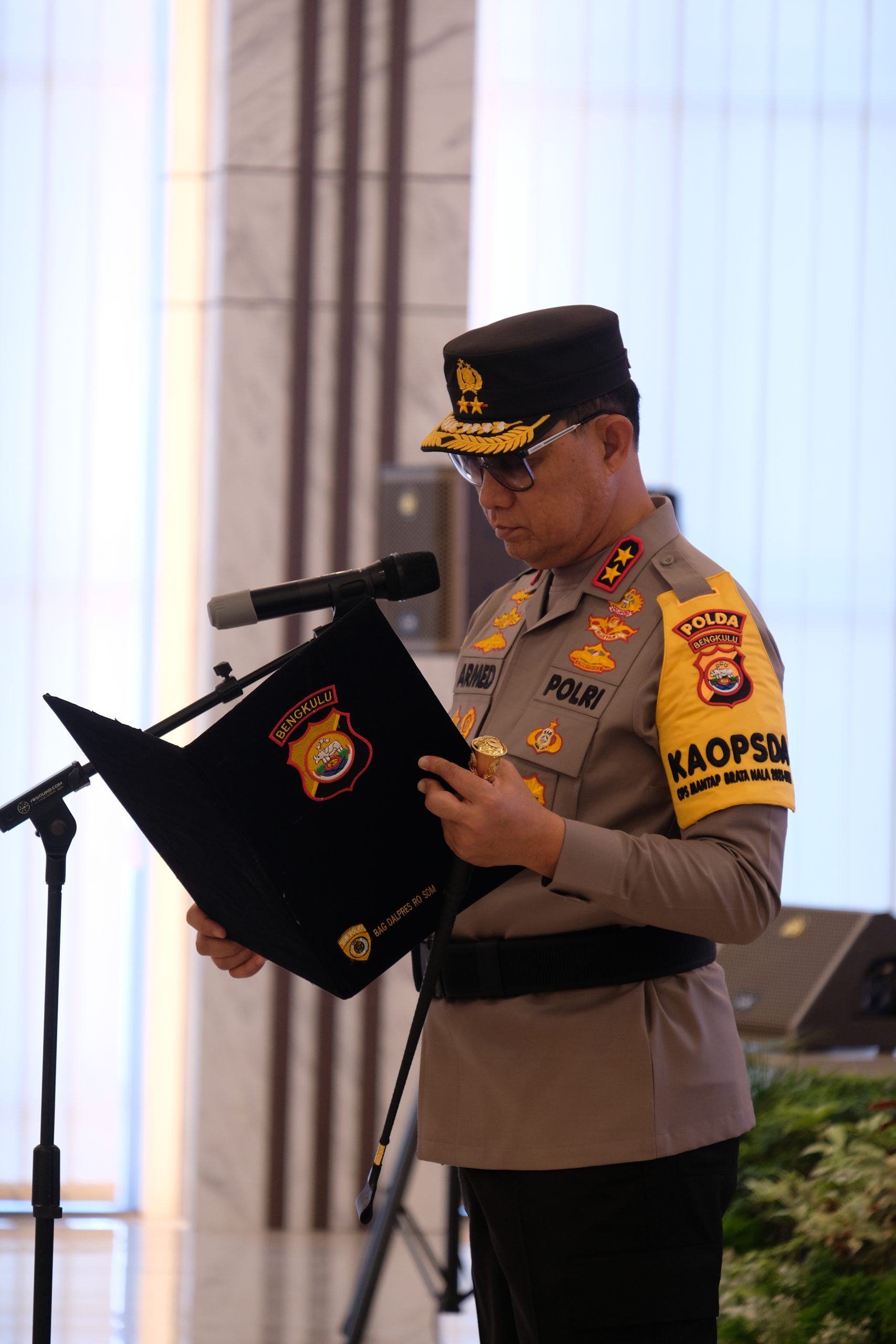 Kapolda Bengkulu Pimpin Upacara Serah Terima Jabatan Kabid TIK Polda Bengkulu
