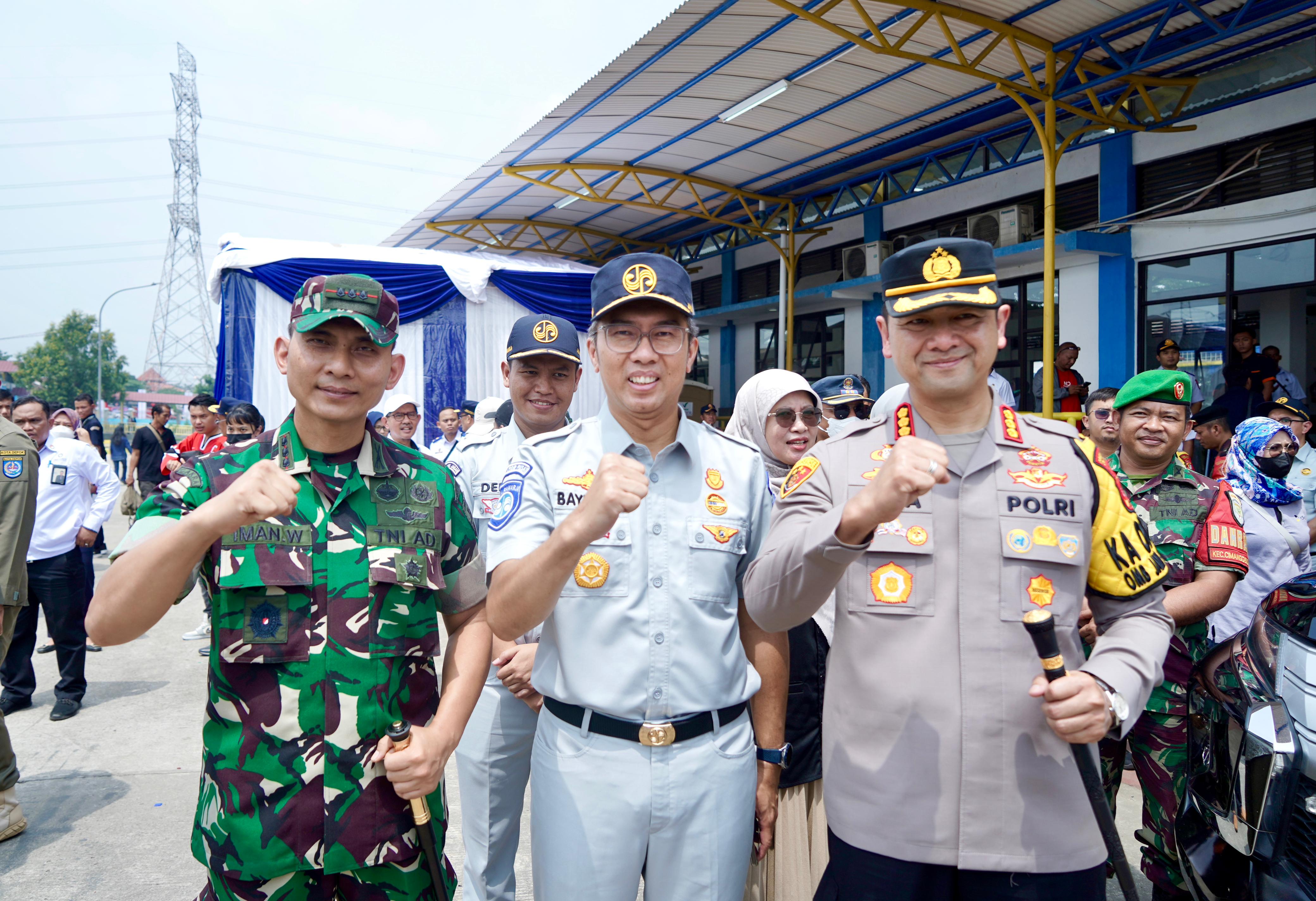 Turut Serta Lepas Peserta Mudik Gratis Kemenhub, Direktur Keuangan Jasa Raharja Imbau Masyarakat Tertib Berkendara di Kampung Halaman