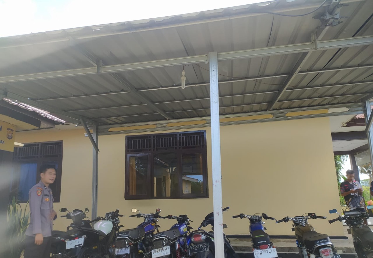 Beri Rasa Aman Polsek Batiknau Membuka Penitipan Kendaraan Bermotor Bagi Pemudik