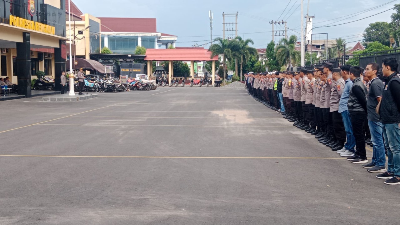 Kapolresta Bengkulu Pimpin Apel Pasukan Pengamanan Malam Takbiran dan Shalat Idul Fitri 1445 H 