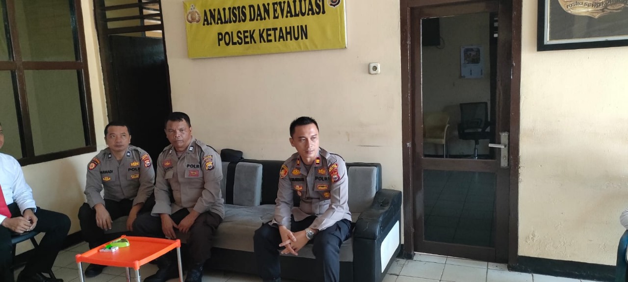 Pimpin Anev Mingguan, Kapolsek Berikan Arahan dan Semangat Dalam Pelaksanaan Tugas Anggotanya
