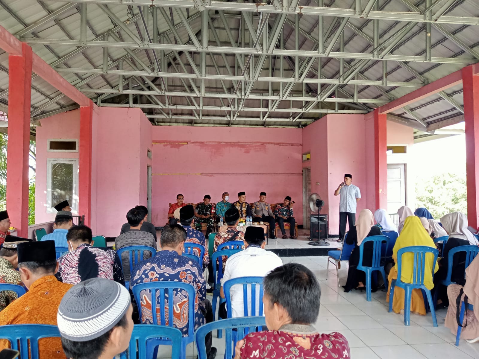 Kapolsek Batiknau Hadiri dan Monitoring Keamanan Halal Bihalal Forkopimcam