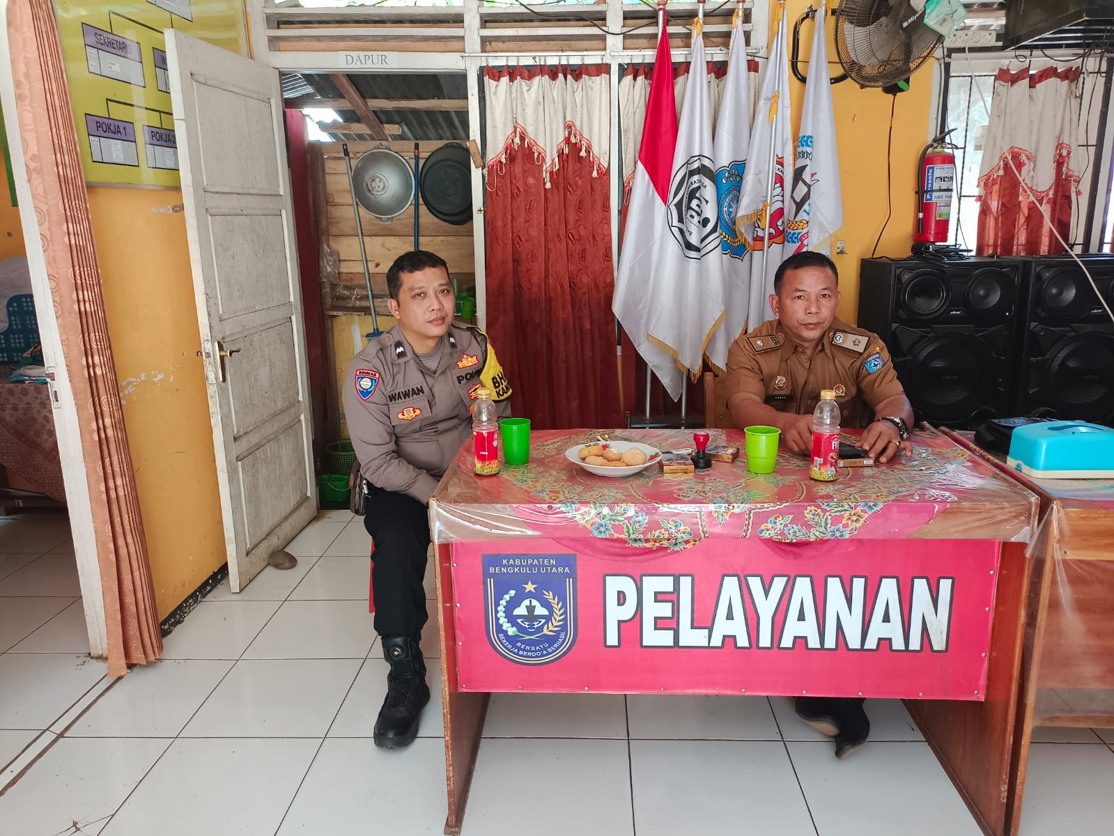 Jalin Sinergitas, Bhabinkamtibmas Sambang Kamtibmas dengan Perangkat Desa Binaannya