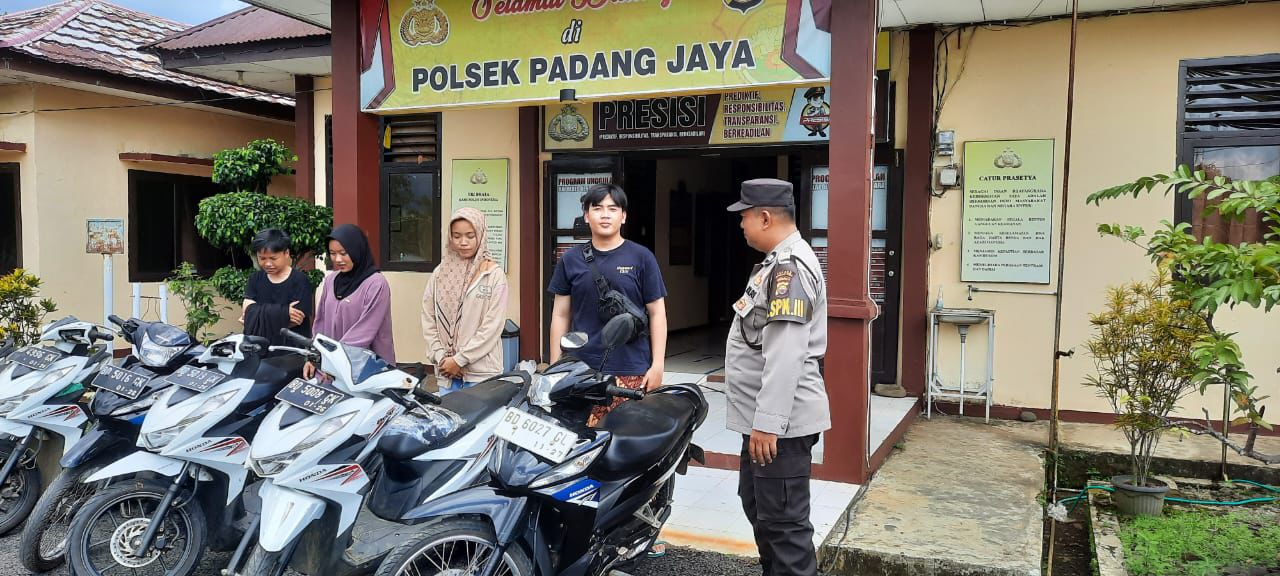 Penyerahan Ranmor Titipan Warga Masyarakat Yang Mudik di Mako Polsek Padang Jaya