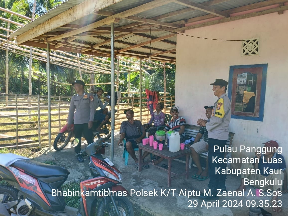 Ciptakan Kamtibmas yang Aman dan Kondusif, Polsek Kaur Tengah Patroli Dialogis di Desa Pulau Panggung 
