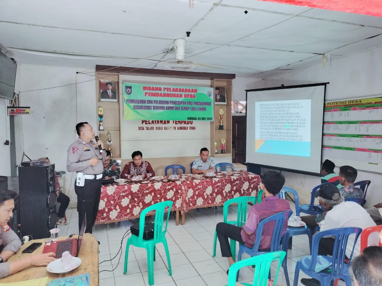 Unit Kamsel Satlantas Polres Bengkulu Utara Bersama Jasa Raharja Gelar Sosialisasi Kamseltibcar Lantas di Desa Talang Denau